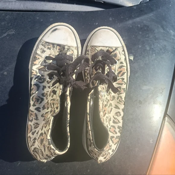 Leopard converse shoes sz 2 - Picture 9 of 11